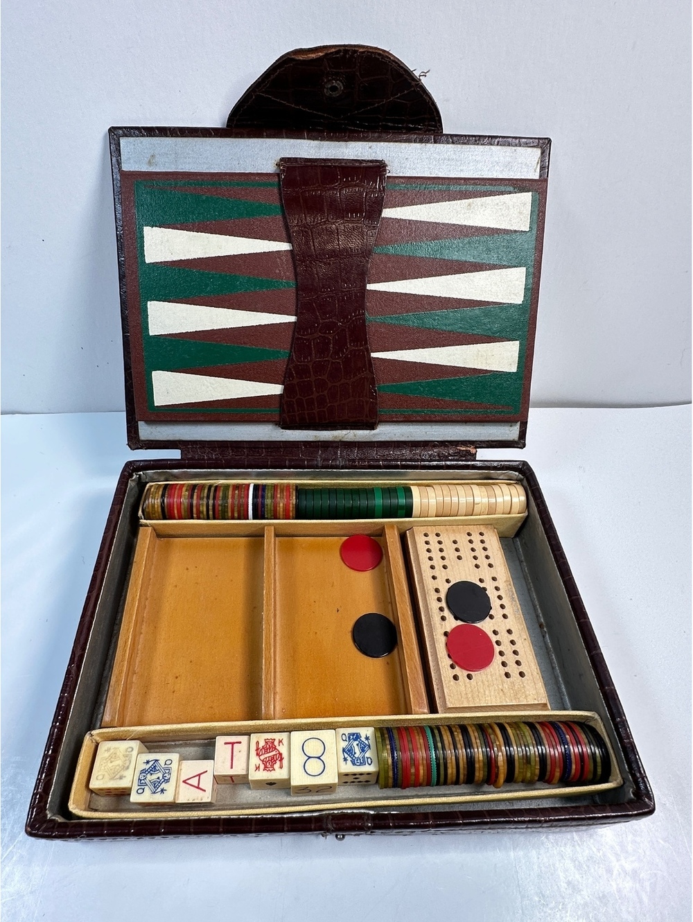Travel Set Marbled Bakelite Backgammon Poker Cribbage Chess Green Cream